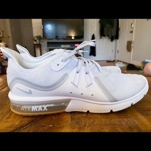 Men’s NIKE AirMAX. Size US 11.5